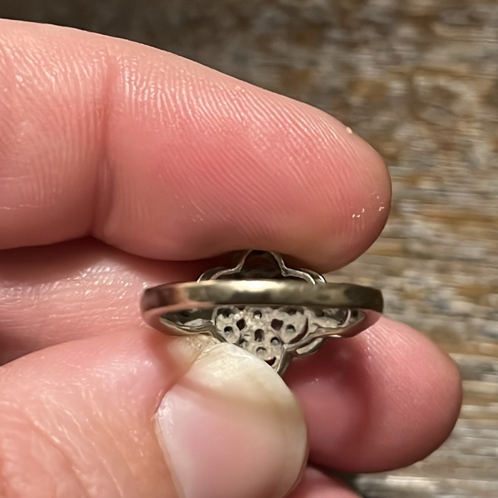 Size 6.5 Fashion Ring - Picture 4 of 4